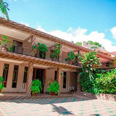 Lush Garden Business Hotel Arusha Exterior foto