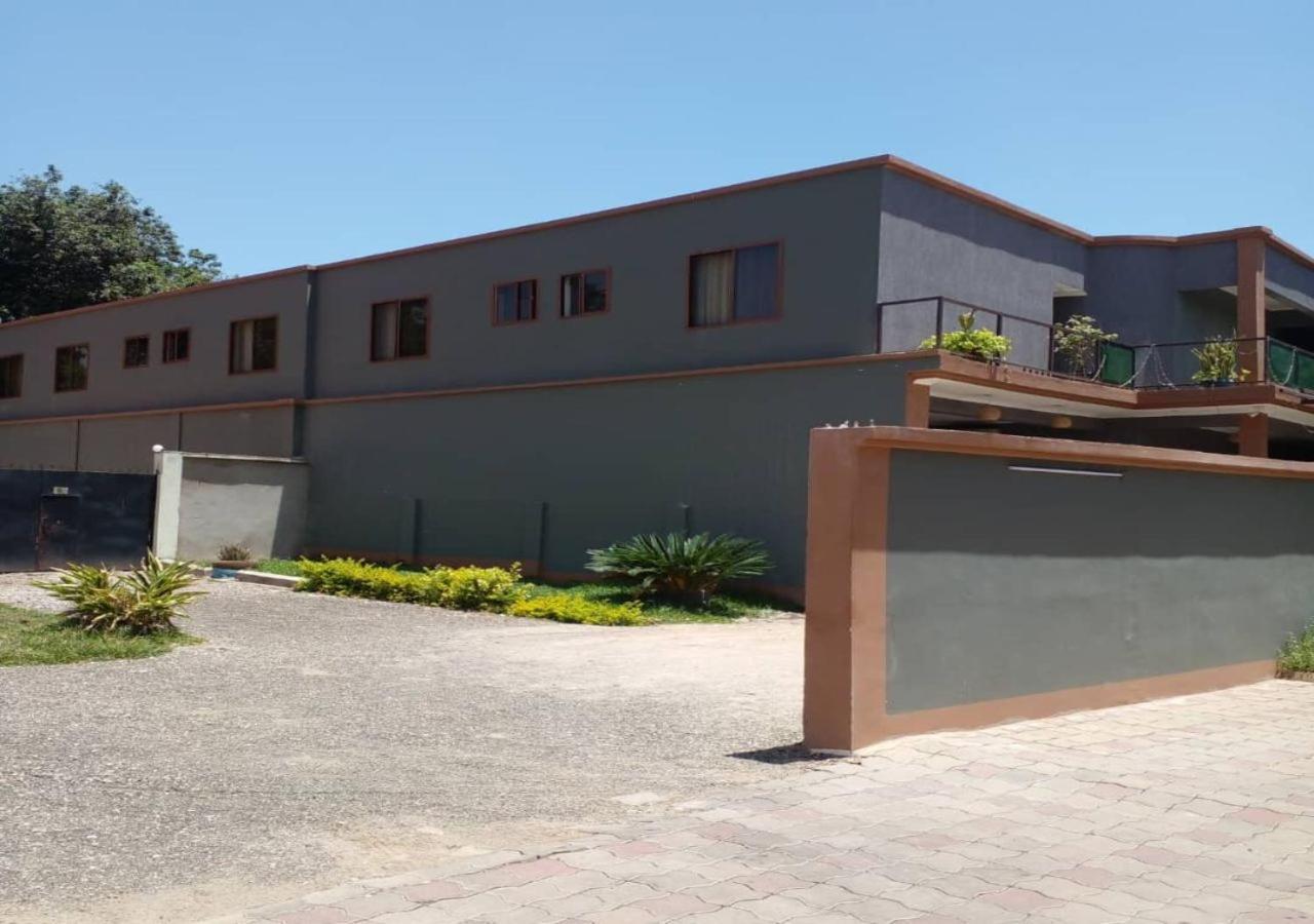 Lush Garden Business Hotel Arusha Exterior foto
